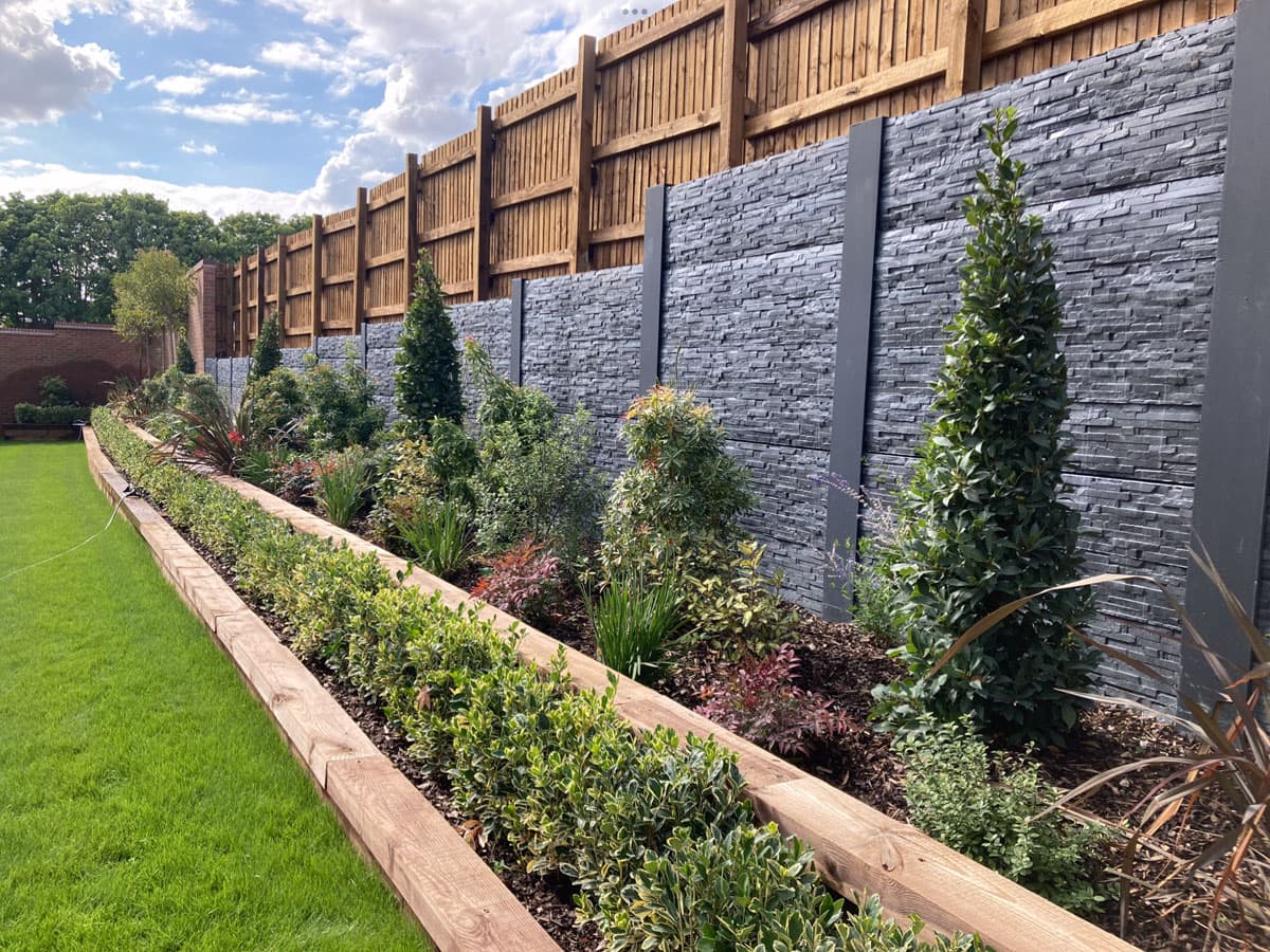 team-elite-27 Timber-effect concrete sleepers