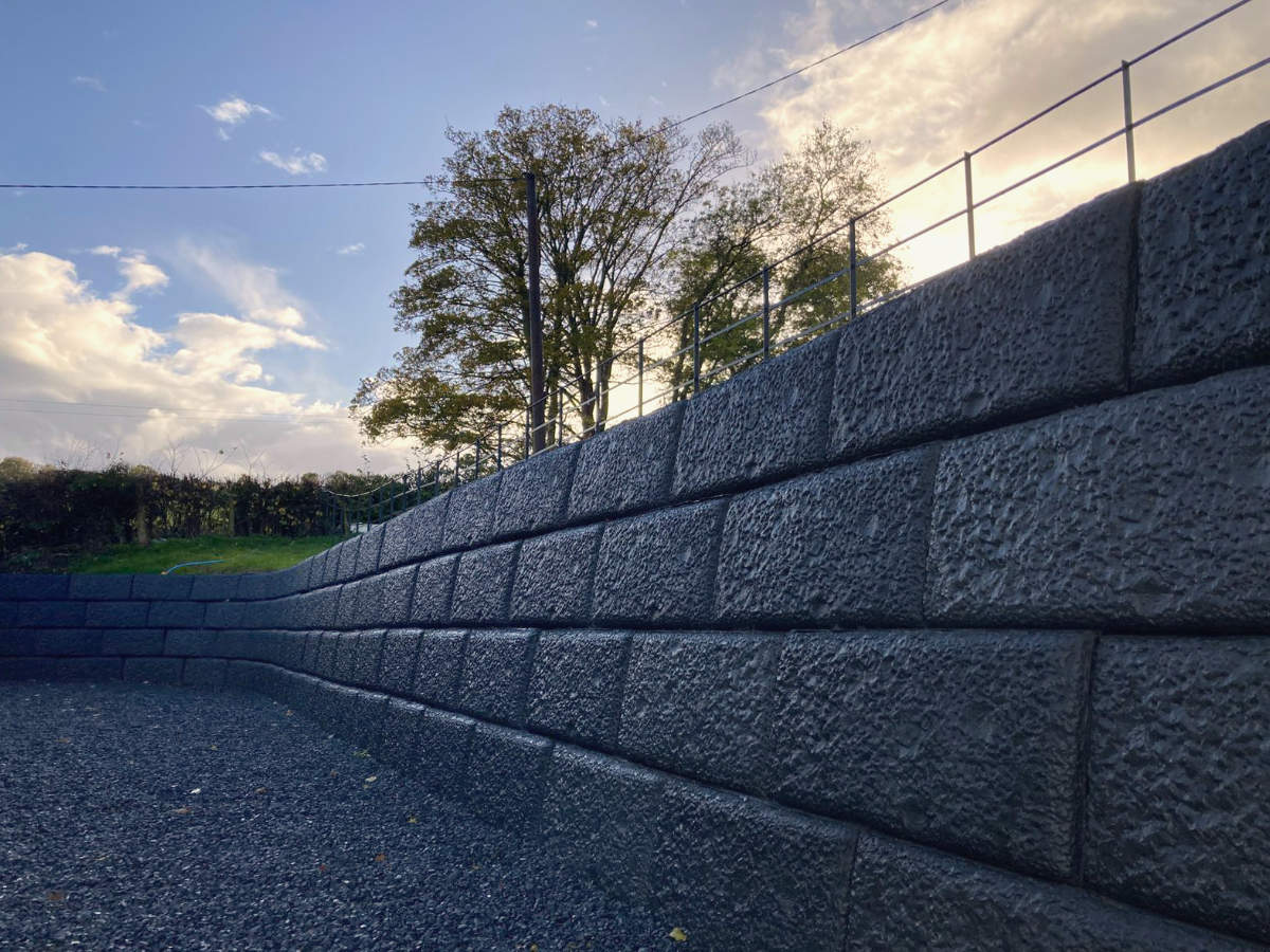 team-elite-40 Rock Lock retaining wall