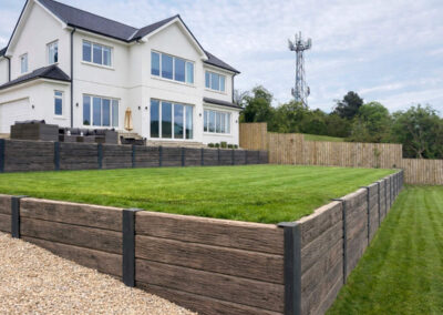 Timber-effect concrete sleepers